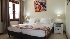 Unclassified image, 4 of 23, button - Chic Apartment Surrounded by Tropical Garden (Willemstad)