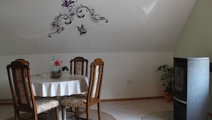 Dining - Apartment With Garden Terrace (Alt Bukow)