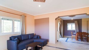Apartment | Living room - Secluded Apartment in Astakos near Sea (Xiromero)