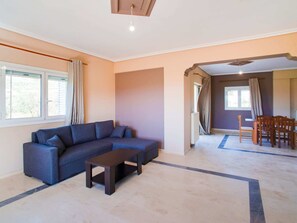 Apartment | Living room - Secluded Apartment in Astakos near Sea (Xiromero)