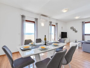 Dining - Elegant Holiday Home in Maslenica with Hot Tub (Jasenice)