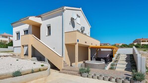 Exterior - Elegant Holiday Home in Maslenica with Hot Tub (Jasenice)