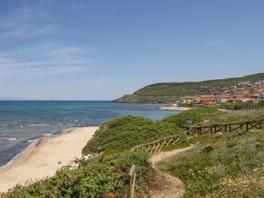 Beach - Comfortable Holiday Home in Lu Bagnu Near Seabeach (Castelsardo)