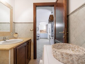 Shower, hair dryer - Comfortable Holiday Home in Lu Bagnu Near Seabeach (Castelsardo)