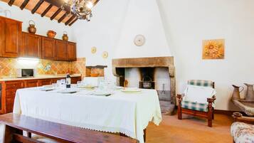 House | 2 bedrooms, individually furnished, bed sheets