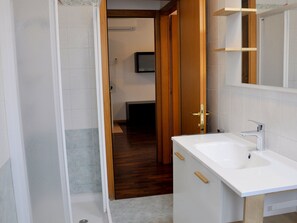 House | Bathroom | Shower