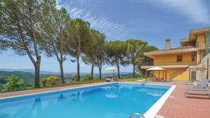 Exterior - Lavish Holiday Home in Subbiano Arezzo With Swimming Pool (Subbiano)