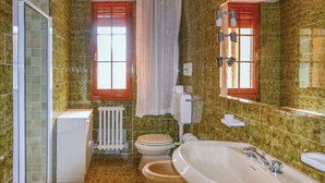 Bathroom - Lavish Holiday Home in Subbiano Arezzo With Swimming Pool (Subbiano)