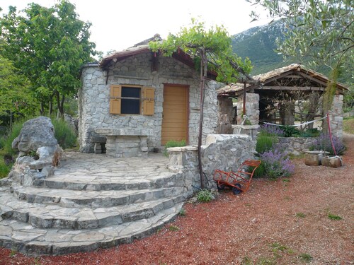 Secluded Cottage in Trpanj With Garden