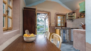 Dining - Secluded Cottage in Trpanj With Garden (Trpanj)