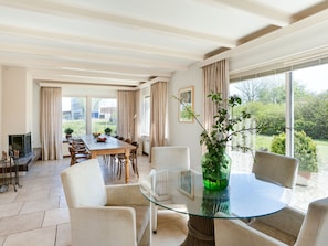 Dining - Scenic Villa Near Bergen Close to the sea (Alkmaar)