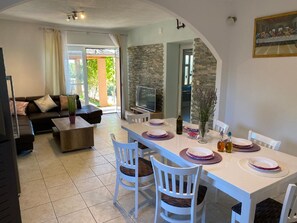 House | Dining - Beautiful Holiday Home in Lisicic (Benkovac)