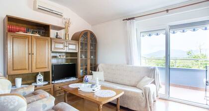 Modern Apartment in Viskovo With Balcony