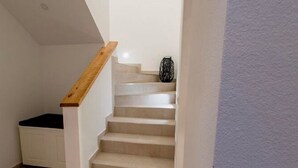 4 slaapkamers, individueel gemeubileerd