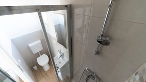 Unclassified image, 5 of 18, button - Exotic Mobile Home in Drage With Swimming Pool (Pakostane)