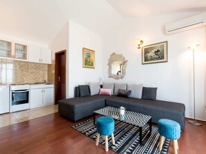 House | Living area - Holiday Home in Podstrana Near Beach (Podstrana)
