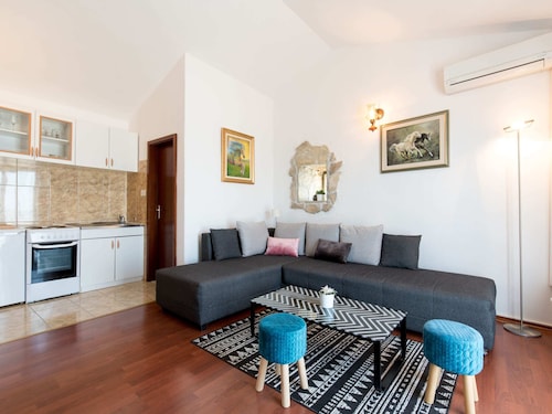 Holiday Home in Podstrana Near Beach