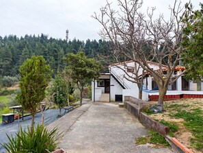 Exterior - Homely Apartment in Istiaia With Patio (Istiaia-Aidipsos)