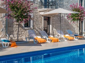Villa | Pool | Inomhuspool och utomhuspool
