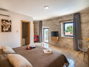 Villa | 9 sovrum, unika möbler, strykjärn/strykbräda och sängkläder