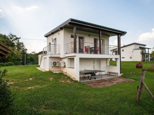 Elegant Holiday Home in Đurđevac with Swimming Pool 