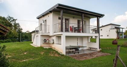 Elegant Holiday Home in Đurđevac with Swimming Pool