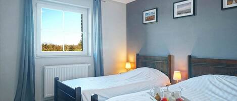 House | 8 bedrooms, bed sheets