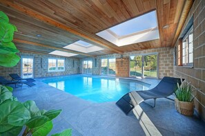 Casa | Piscina | Piscina interna, piscina externa