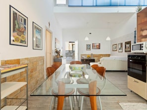 Villa | Eigene Küche | Wasserkocher mit Kaffee-/Teezubehör, Hochstuhl