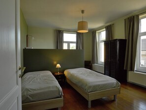House | 7 bedrooms, individually furnished