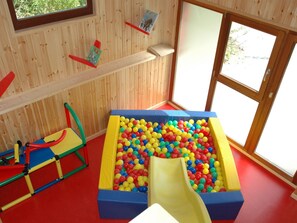 Chalet | Property amenity - Holiday Home in Belgium With Kids' Playroom (Somme-Leuze)