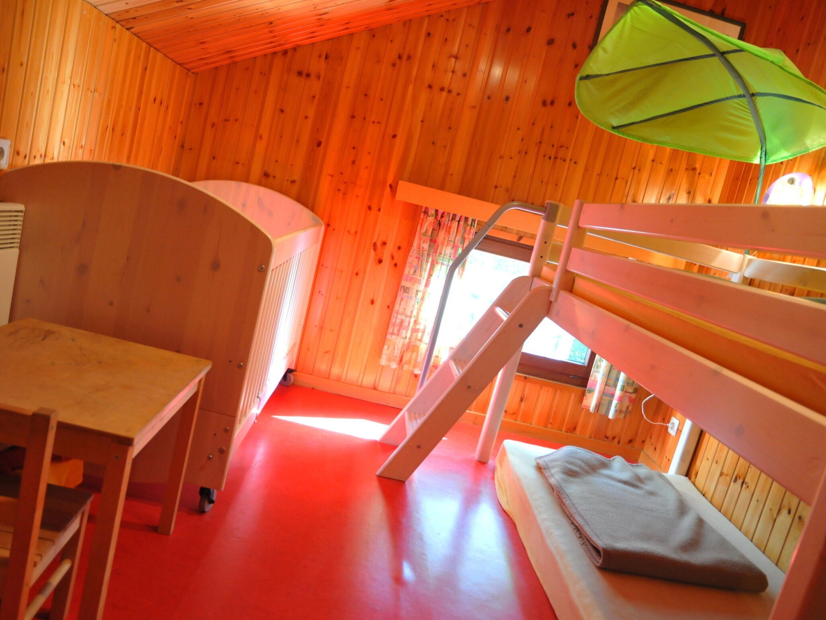 3 bedrooms, individually furnished