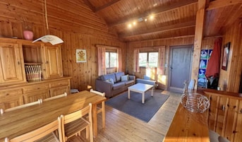 Chalet | Dining