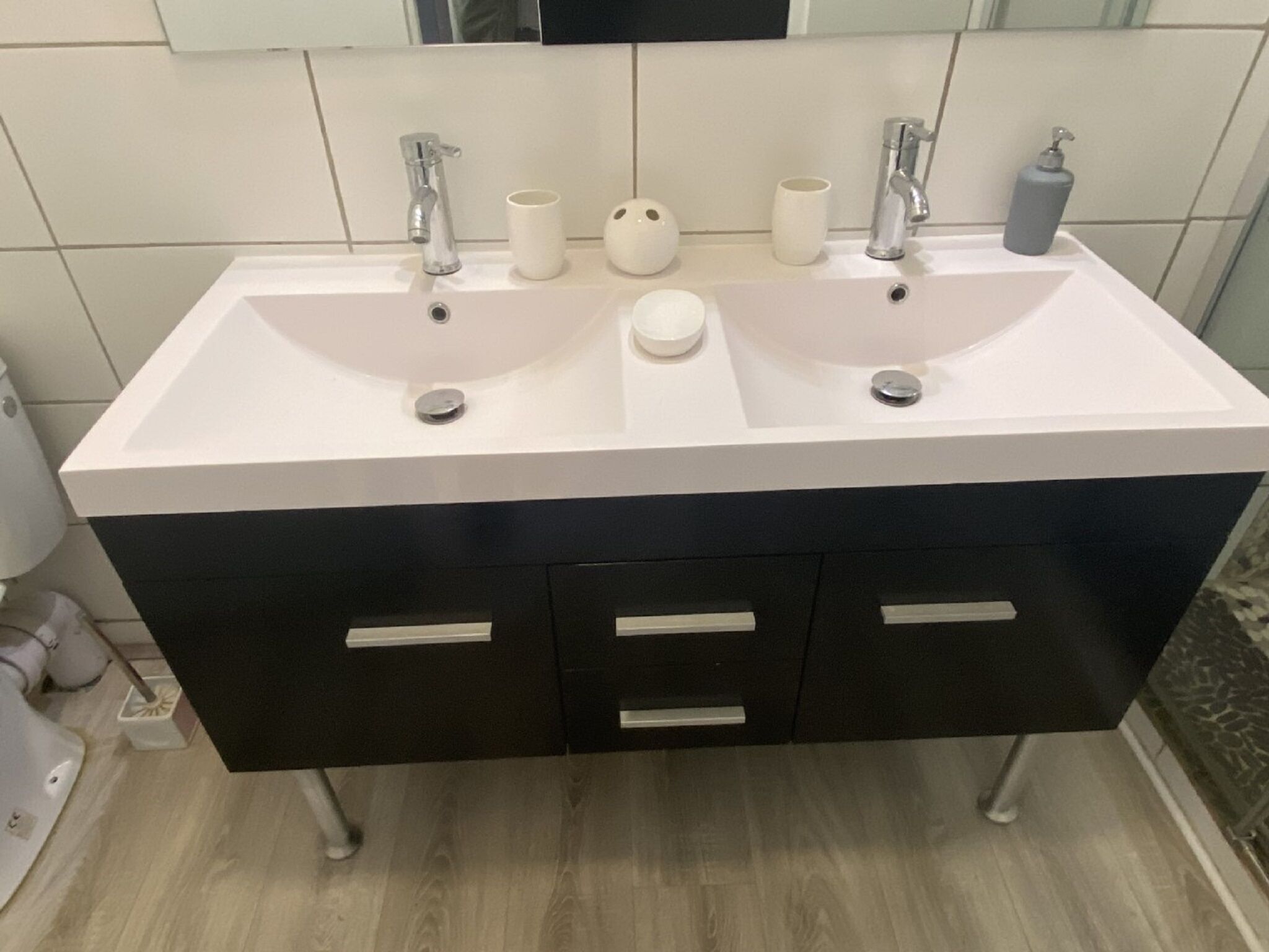 Appartement | Salle de bain | Douche, serviettes fournies