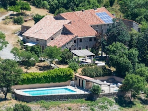 Exterior - Charming Holiday Home in Rieussec With Swimming Pool (Rieussec)