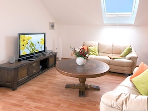 Apartment | Living room - Beautiful Apartment in Bad Bellingen Near Rhine River (Bad Bellingen)