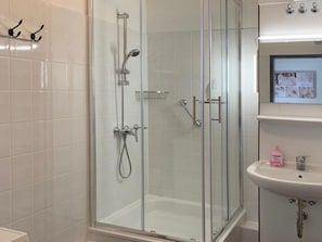 Shower, hair dryer, towels - Luxury Apartment in Sankt Andreasberg at 700 m Height (Braunlage)