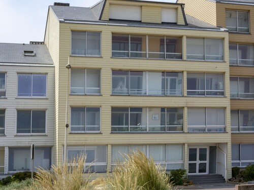 Charming Apartment in Courseulles sur Mer Near Seabeach