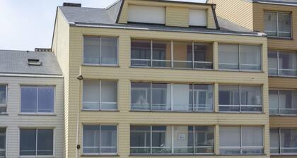 Charming Apartment in Courseulles sur Mer Near Seabeach