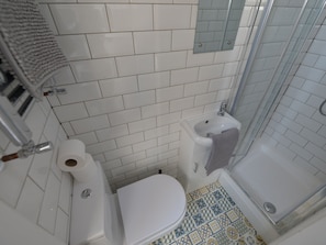 House | Bathroom | Shower, towels