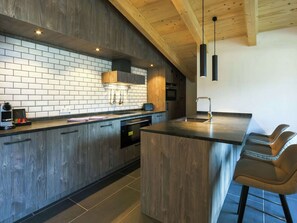 Leilighet | Eget kjøkken | Kjøleskap, ovn, oppvaskmaskin og høy barnestol