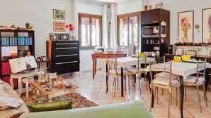 Dining - Plush Holiday Home in San Miniato near Tower of Federico II (San Miniato)