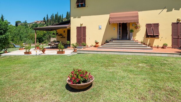 Exterior - Plush Holiday Home in San Miniato near Tower of Federico II (San Miniato)