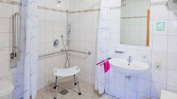 Apartment | Bathroom | Shower
