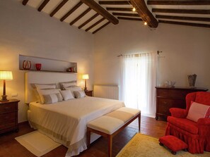 Villa | 4 Schlafzimmer, individuell eingerichtet