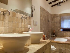 Villa | Badezimmer