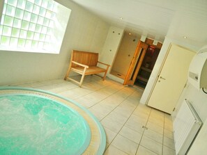 House | Pool