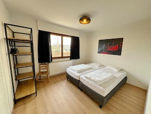House | 5 bedrooms, individually furnished - House in Noiseux With Bubble Bath & Garden (Somme-Leuze)