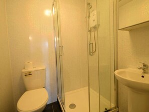 Apartment | Bathroom - Soothing Apartment in Coventry near Quinton Park (Coventry)