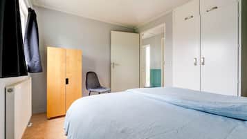 Chalet | 2 bedrooms, individually furnished, bed sheets